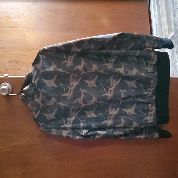 Adam Levine jacket in Camo - Picture 4 of 10